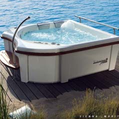 Riviera Pool pezsgőfürdő